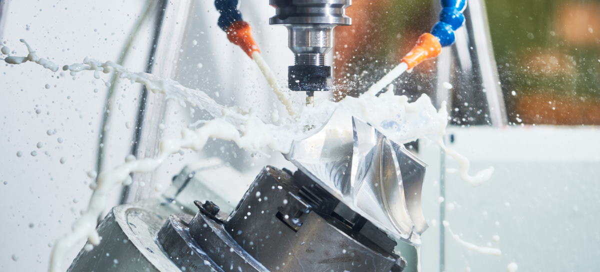 Oil skimmer for CNC milling machine